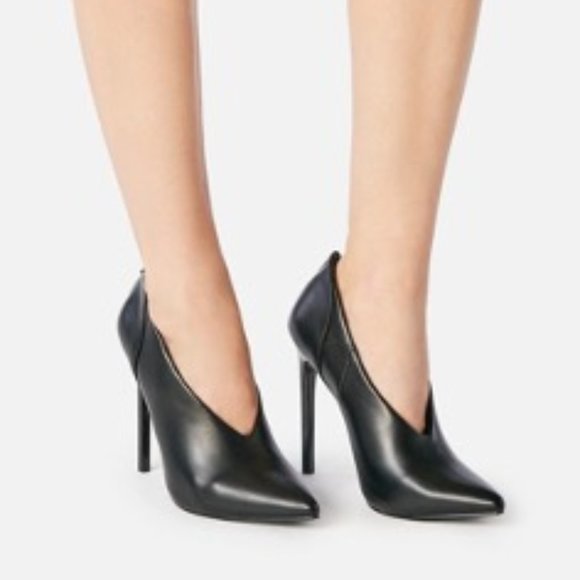 Marlo Black Bootie *NWOT w/BOX* JustFab Size 8 - Picture 1 of 4